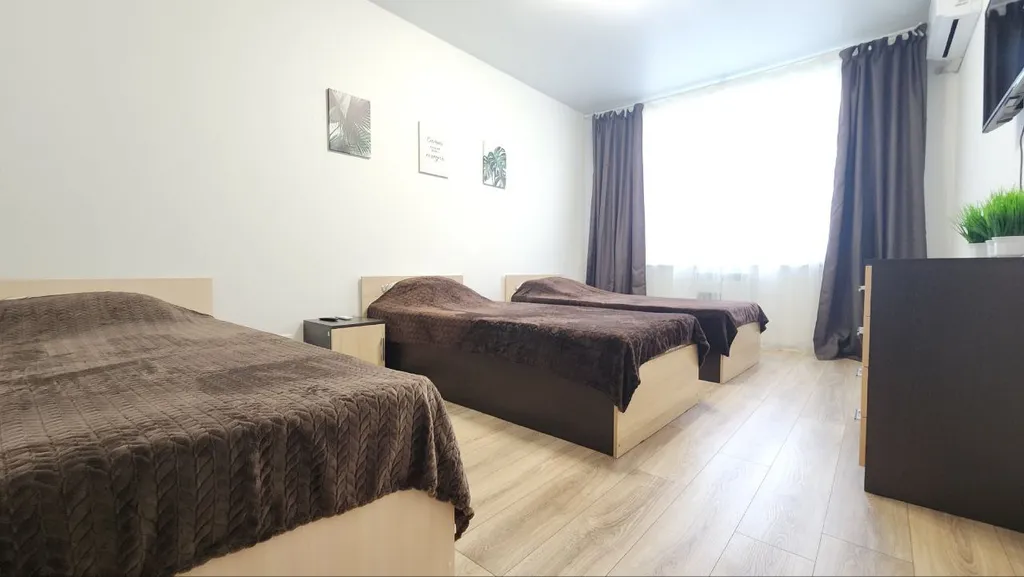 Евротрешка с терассой и выходом на бассеин