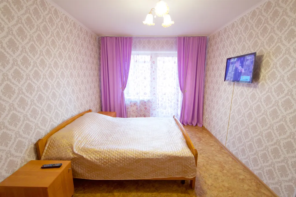 Большая двухкомнатная квартира напротив Планеты