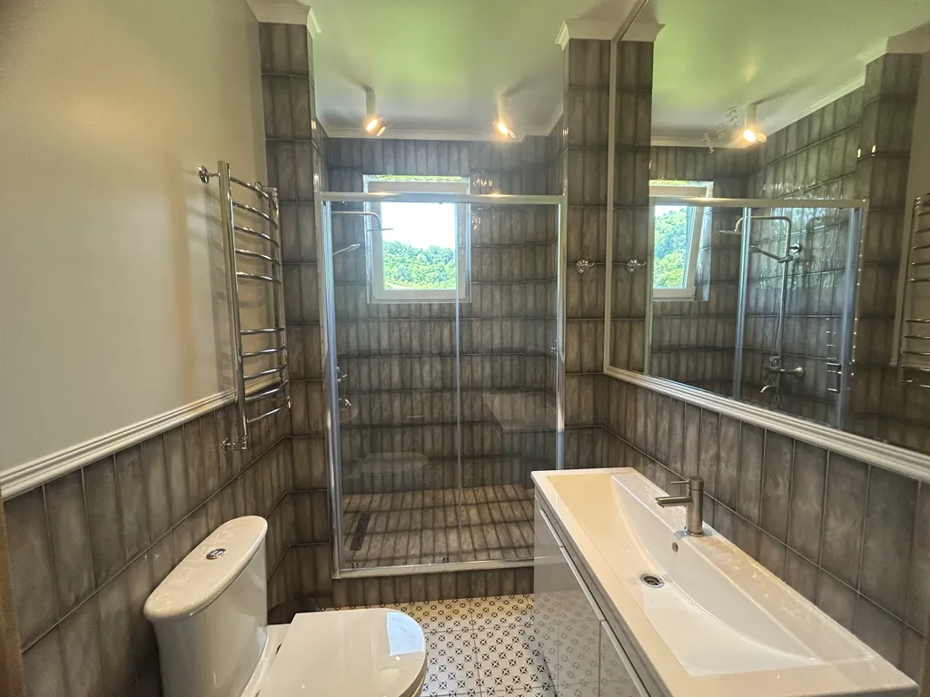 Коттедж Уютный дом с бассейном — Барановка