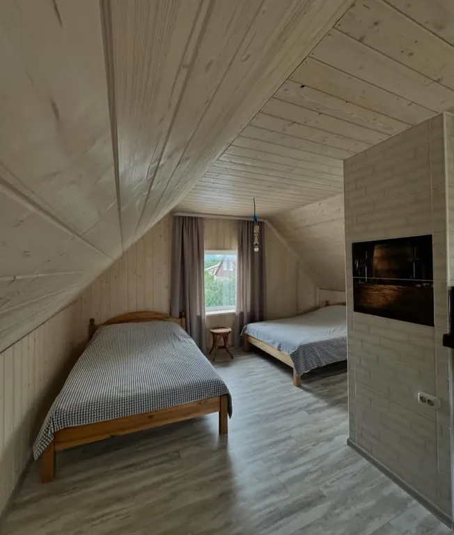 Целый этаж дома с отдельным входом