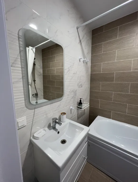 Апартаменты с видом на бассейн и горы