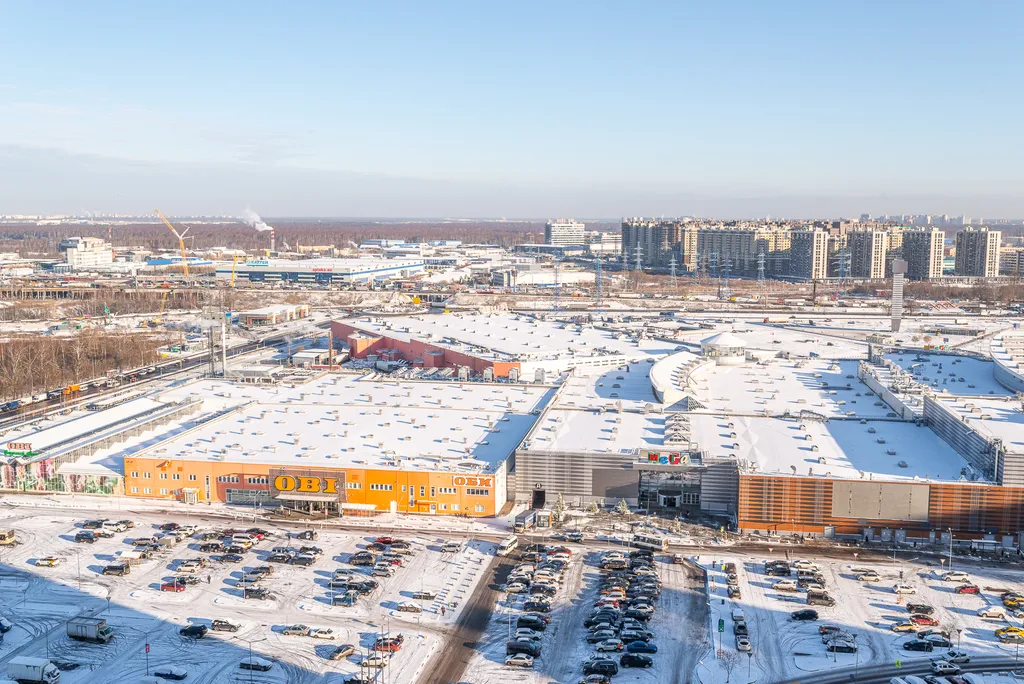 Евротрешка у ТРЦ Мега