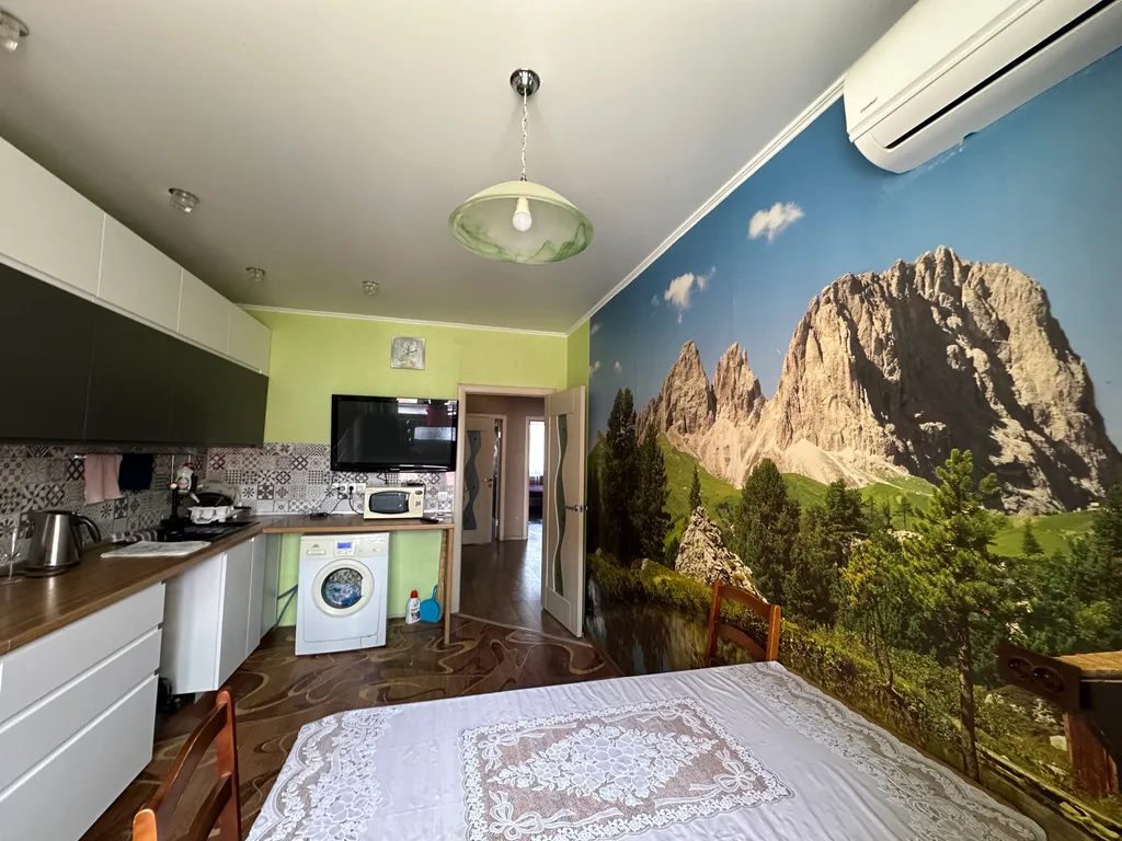 Трёхкомнатная квартира около ультры