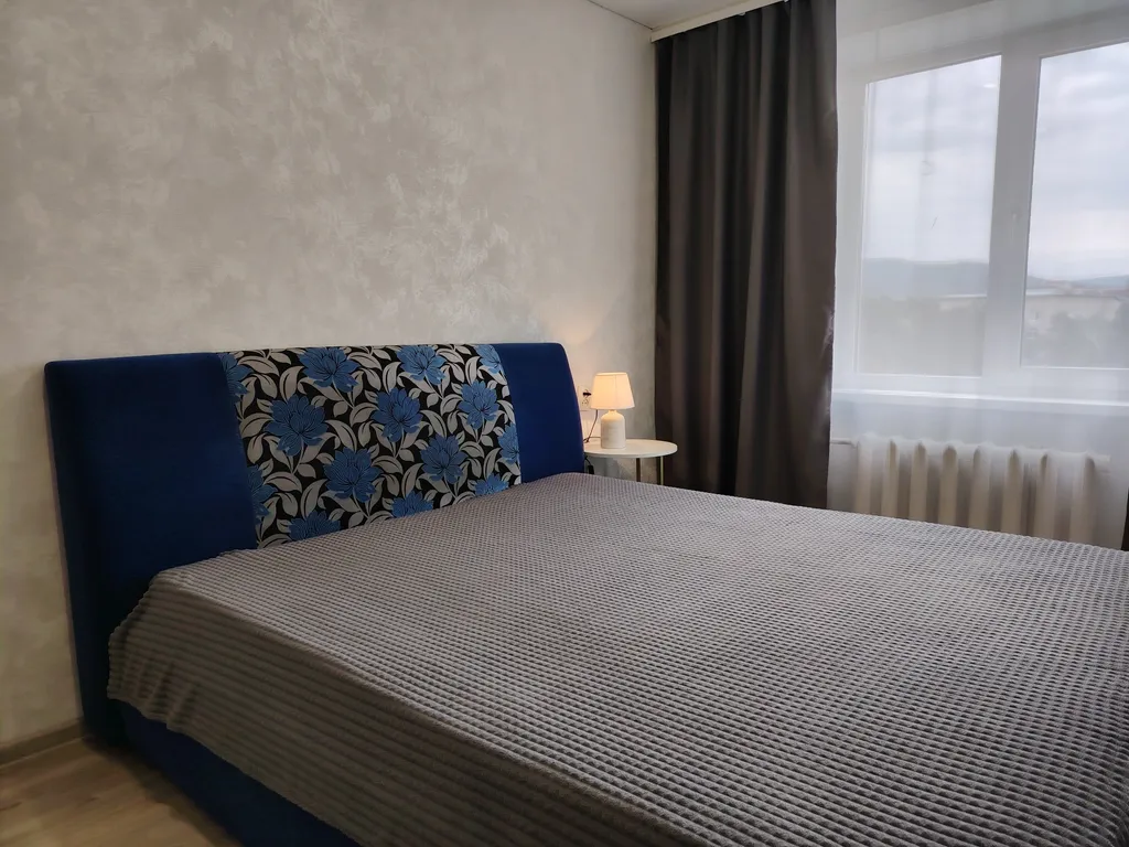 Двухкомнатная квартира напротив Академии Здоровья