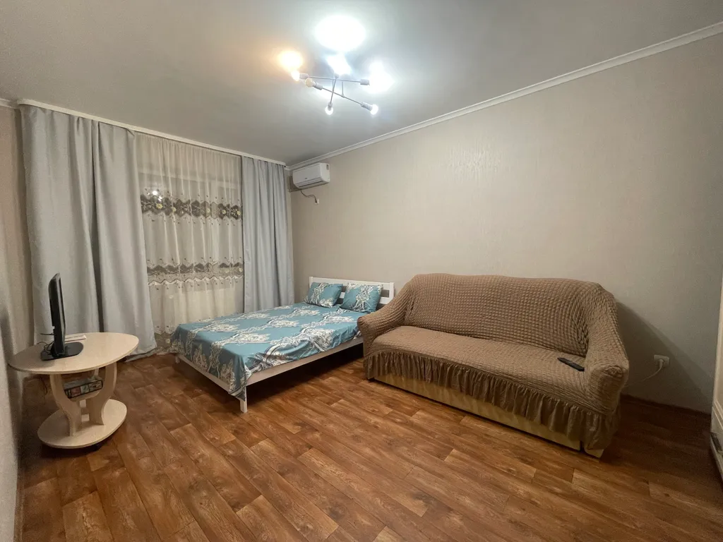 Однокомнатная квартира рядом с парком и стадионом Галицкого