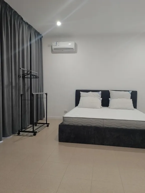 Домик у реки гор и моря