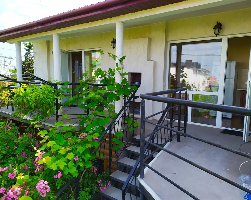 Квартира Квартира Двухкомнатный с кухней и террасой — Севастополь