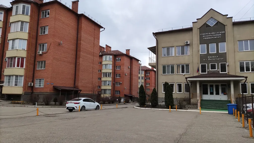 Квартира в центре рядом с цветником, 2 спальни и кухня гостиная