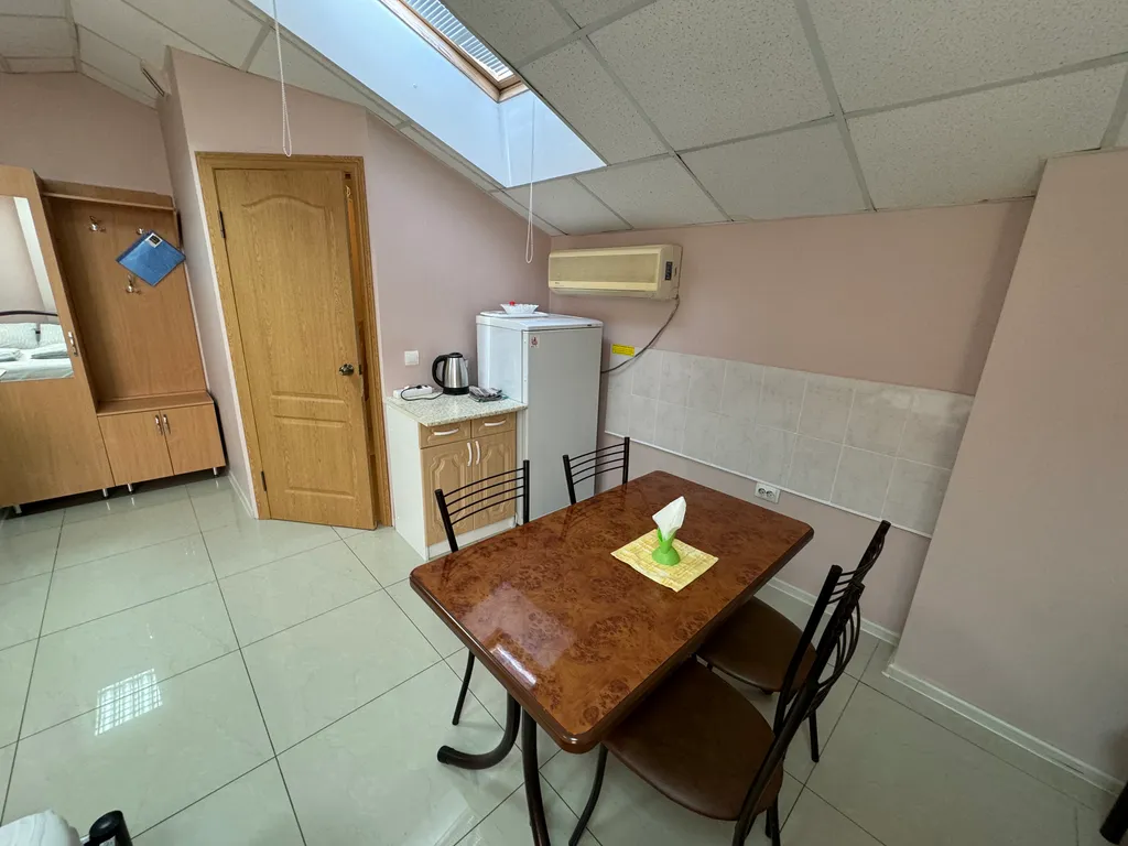 Уютный семейный номер стандарт Комильфо с видом на город