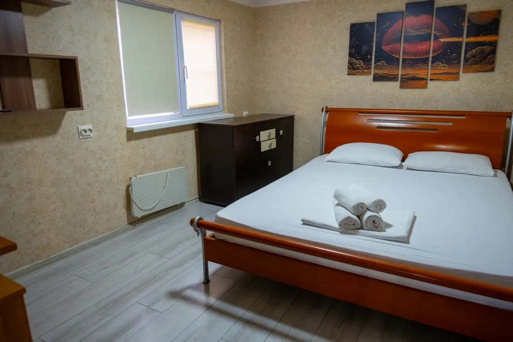 Коттедж Kрacивый дом c баcсeйнoм, баней с огромной террасой — Пластунка