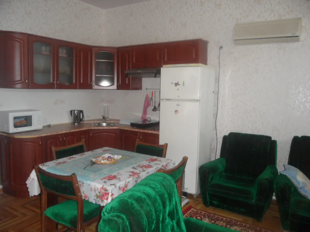 Квартира Трёхкомнатный номер в пяти минутах от моря — аренда посуточно в Евпатория