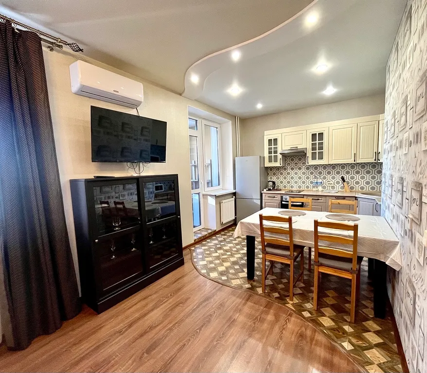 Видовая квартира в шаге от ТЦ Сити-Молл и горячих источников