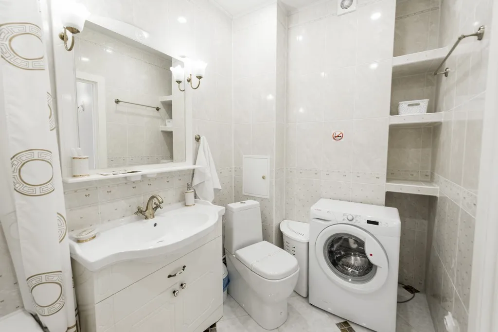 Студия в центре (рядом Суворовское училище и Хилтон)