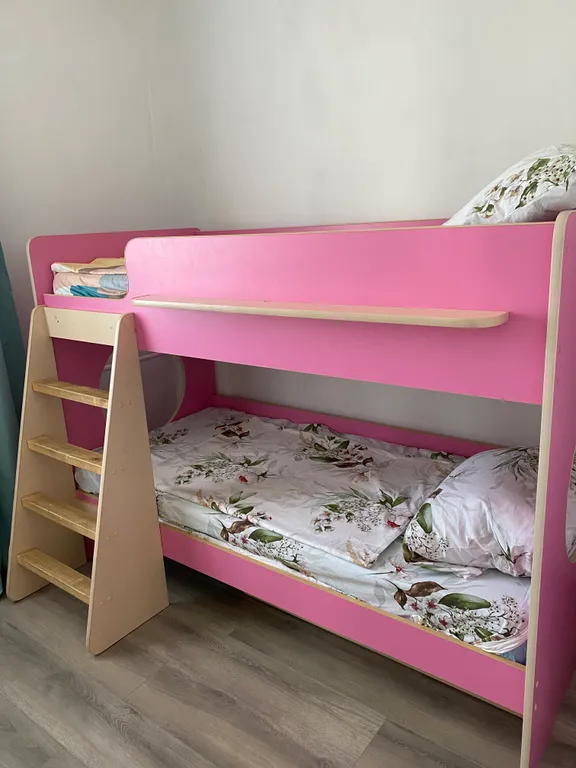 Уютная квартира на Саянах, рядом с остановкой, на 7 спальных мест