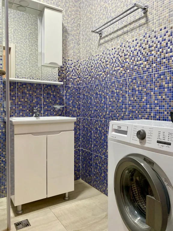 Просторная квартира с видом на горы в центре города