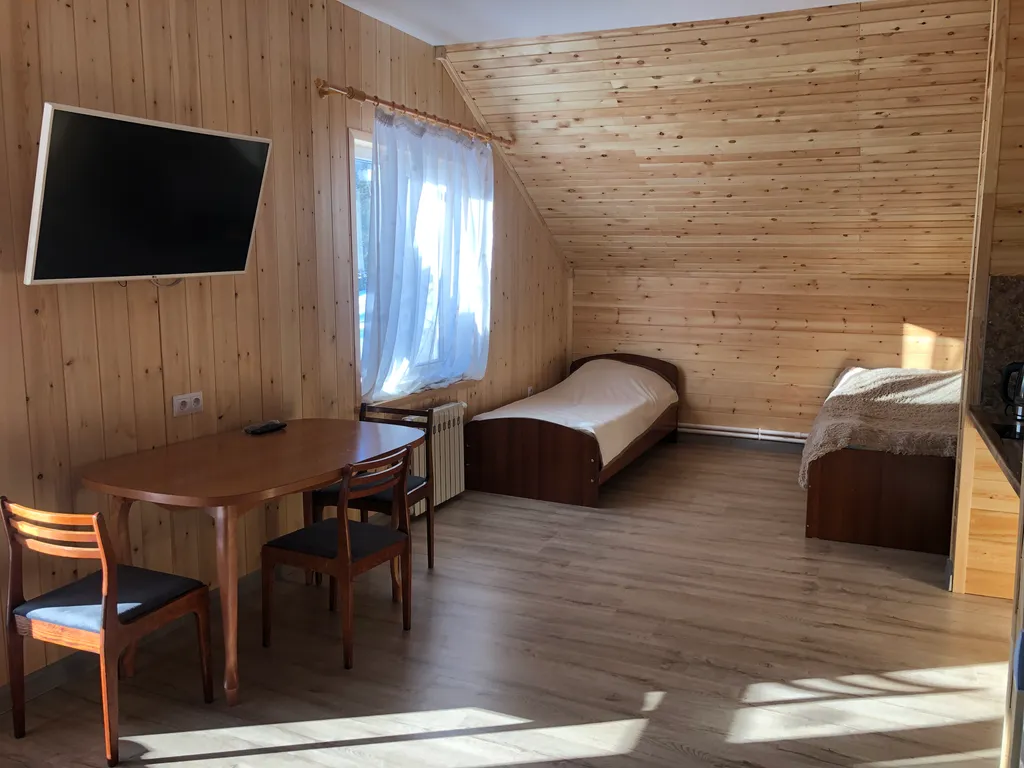 Трехместный номер с видом на горы (2 этаж)