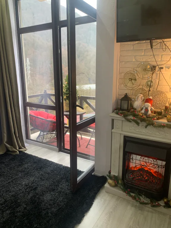 Солнечная стильная студия в горах Красной Поляны