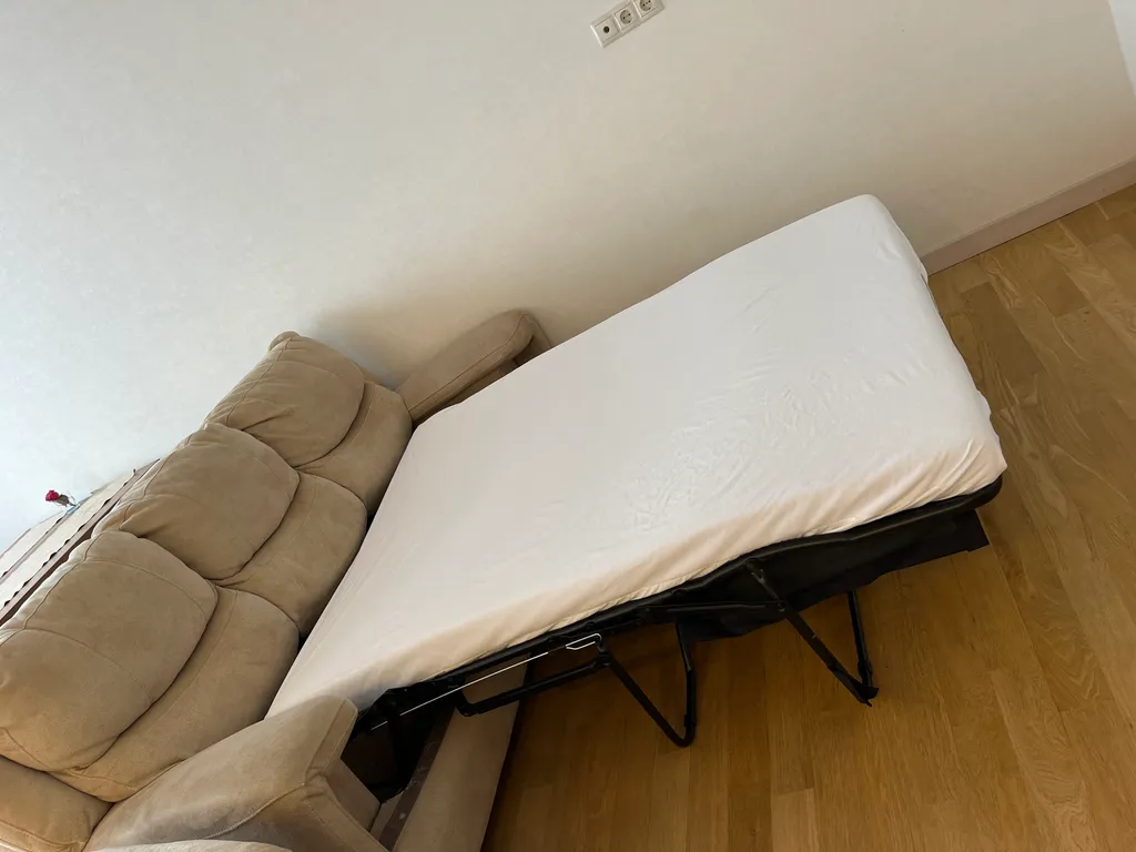 Просторный апартамент с видом на комсомольский парк рядом с озером