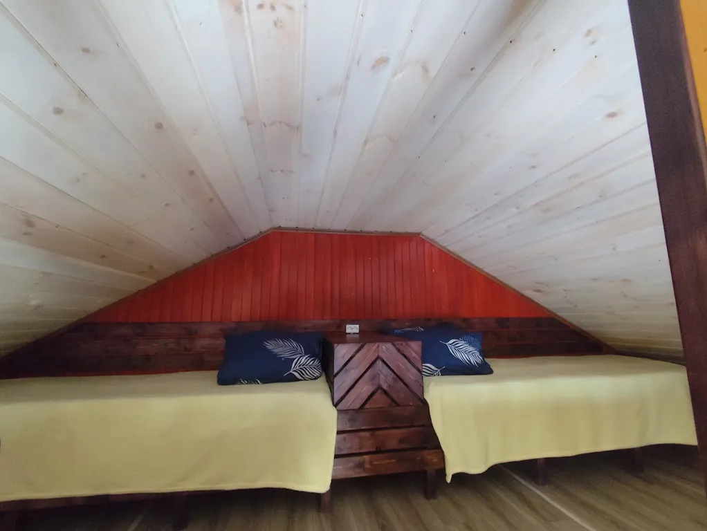 Дом на берегу озера