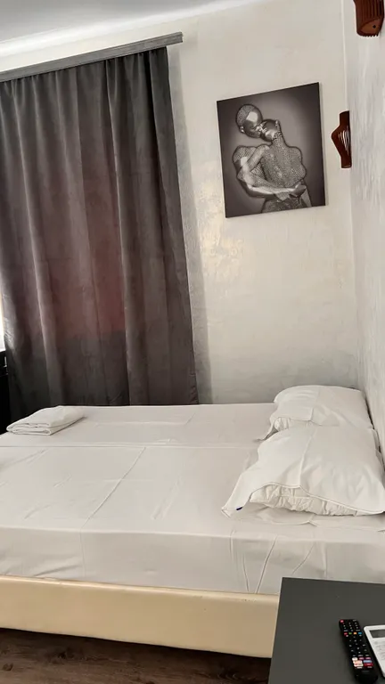 Светлая квартира с тремя окнами в самом центре