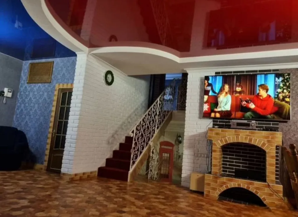 Просторный комфортабельный коттедж в центре города с банным чаном