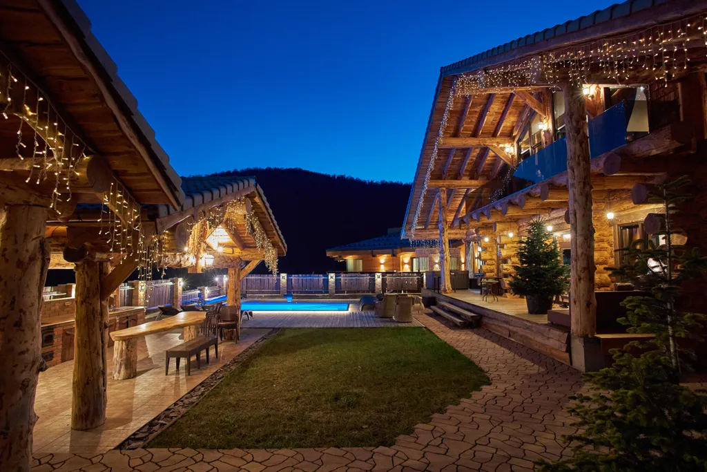 Коттедж Шале с бассейном и джакузи — Красная Поляна