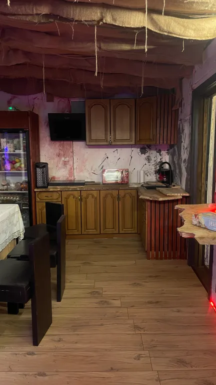 Арт-баня дюпло возле реки в окружении реликтового леса