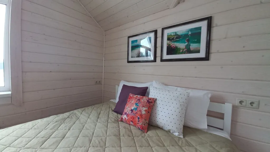 Дом с сауной на краю леса