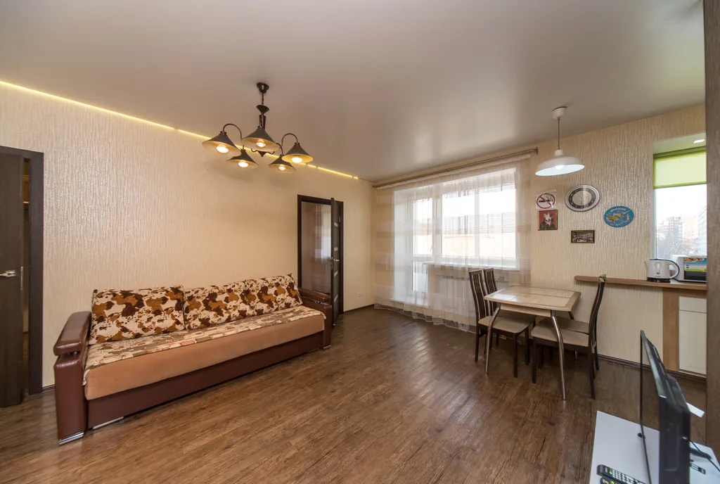 Современная 2-ком на набережной в центре города