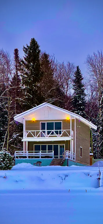 Речное поместье глэмпинг на берегу реки