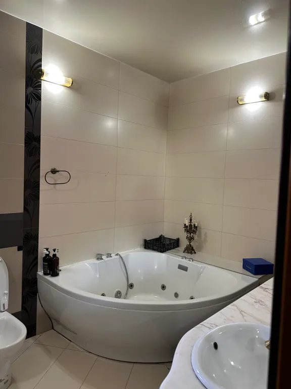 Сдается 3-х этажный дом