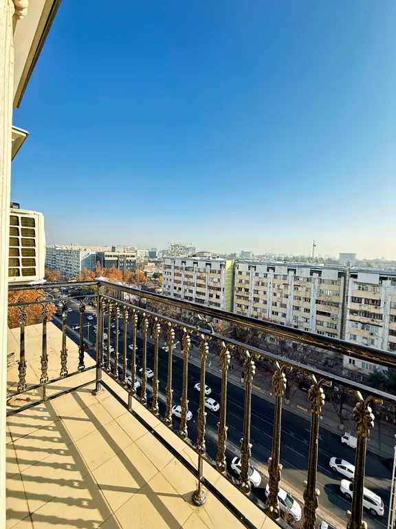 Kazakhstan resident's 171 by Royal rentals