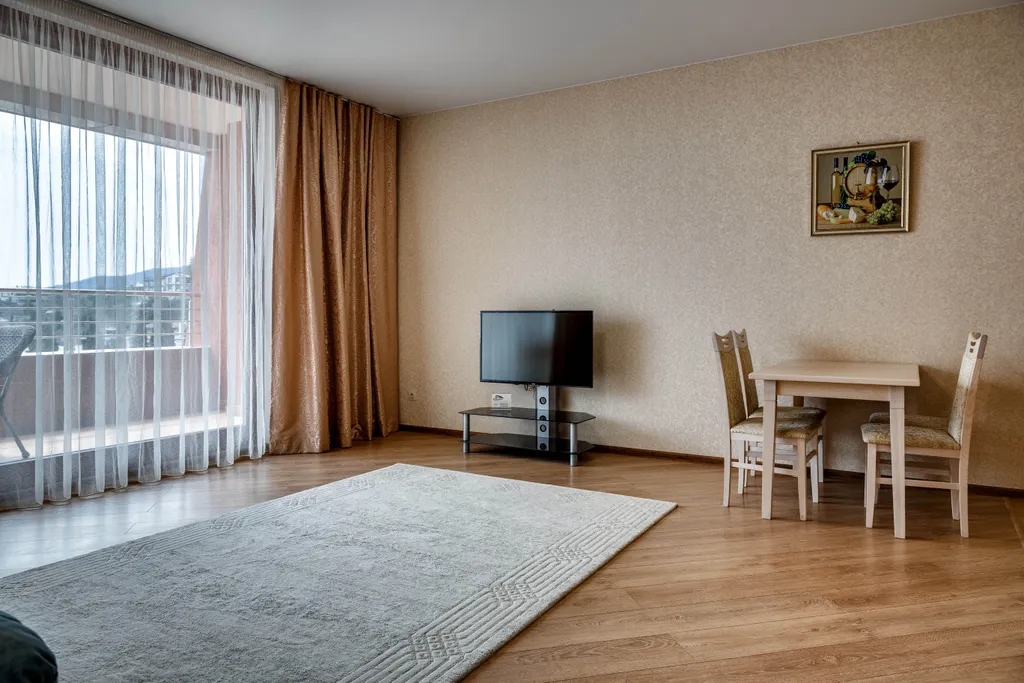 Две спальни и гостиная, вид на море