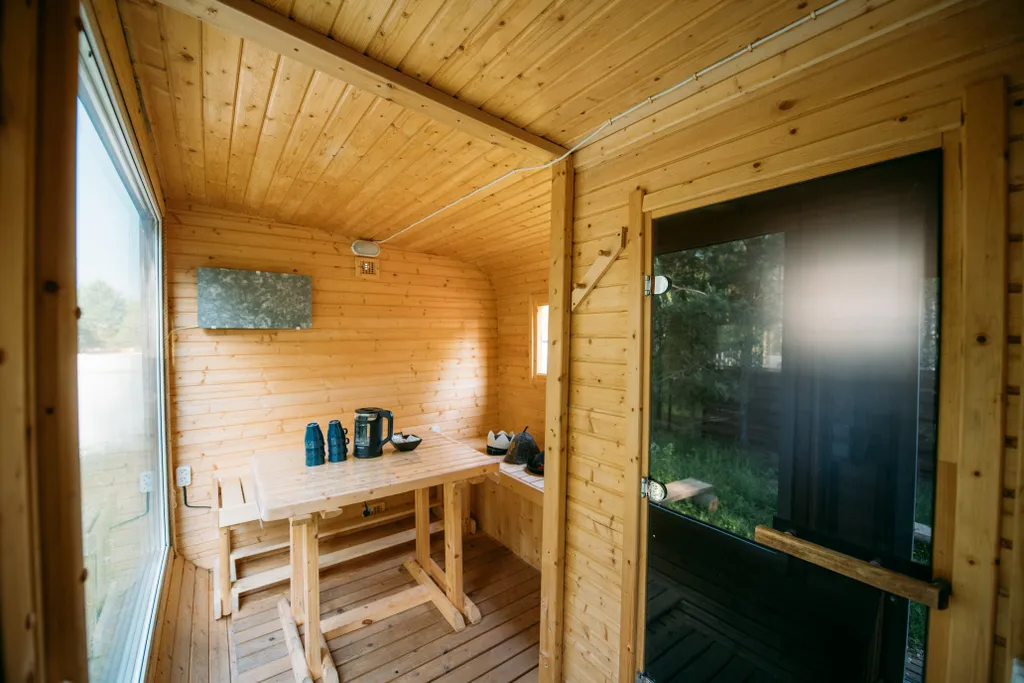 Уютный домик с видом на лес