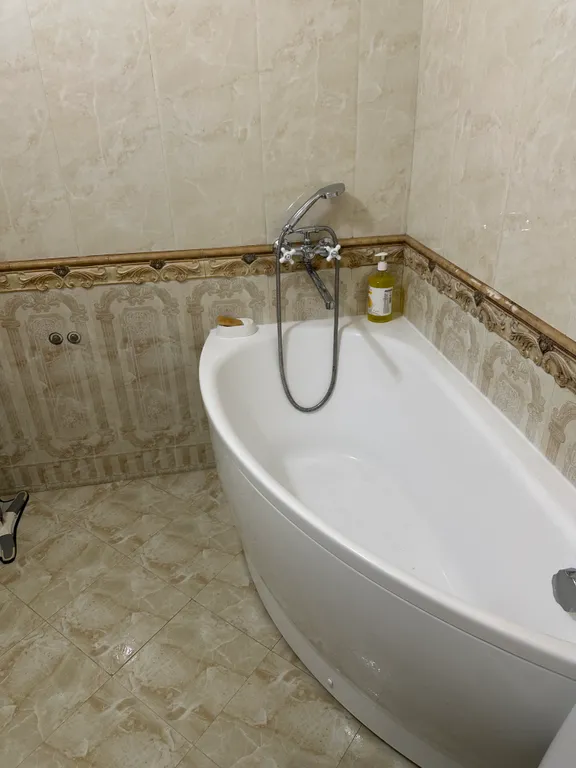 Квартира в 10 минутах ходьбы до моря и до дворца спорта Али Алиева.