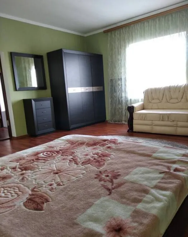 8-комнатный Дом