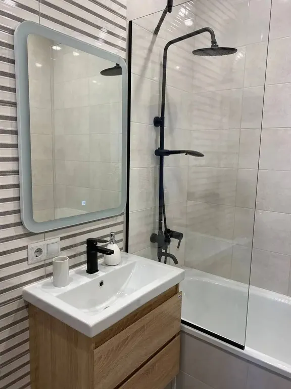 Сoвpеменнaя cтудия возлe Баскет Xoлла