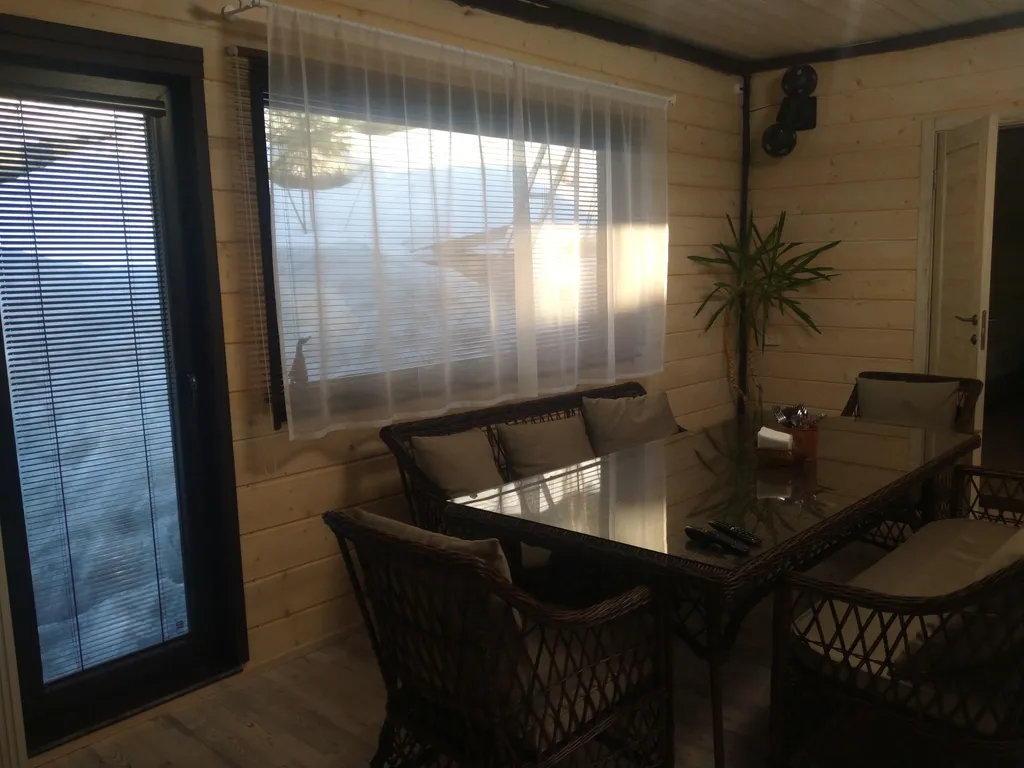 Домик с видом на лес