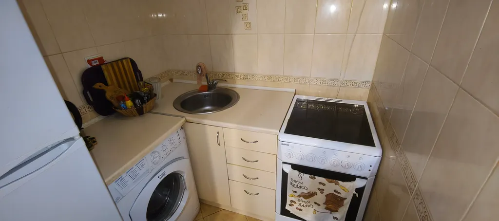 Квартира-студия в центре города с парковкой во дворе