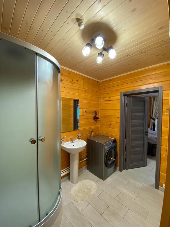 Дом из кедра, с видом на горы