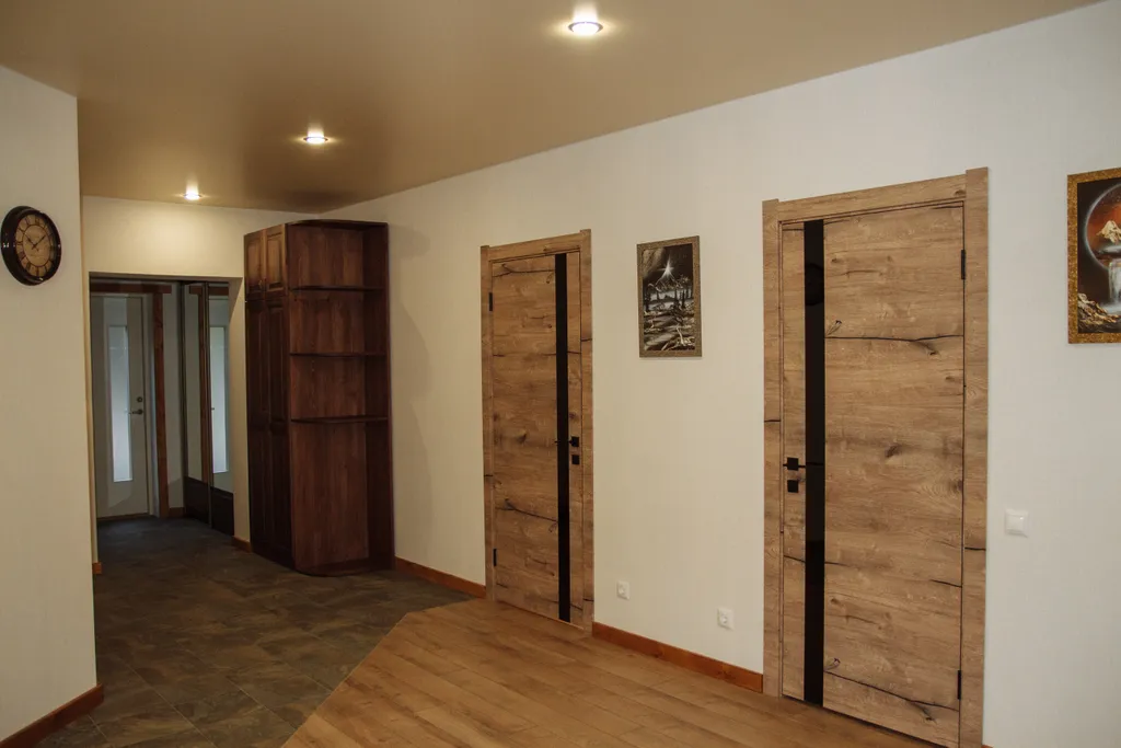 Уютный коттедж в сосновом лесу с видом на озеро