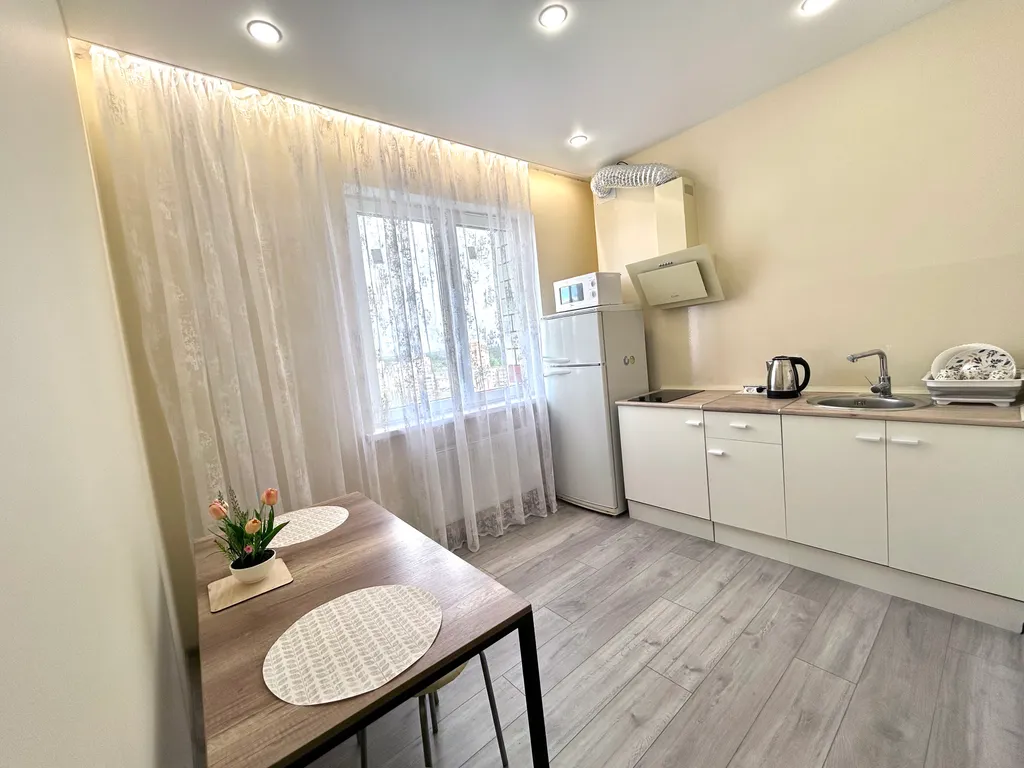 Уютная квартира на Солнечном бульваре с красивым видом из окна