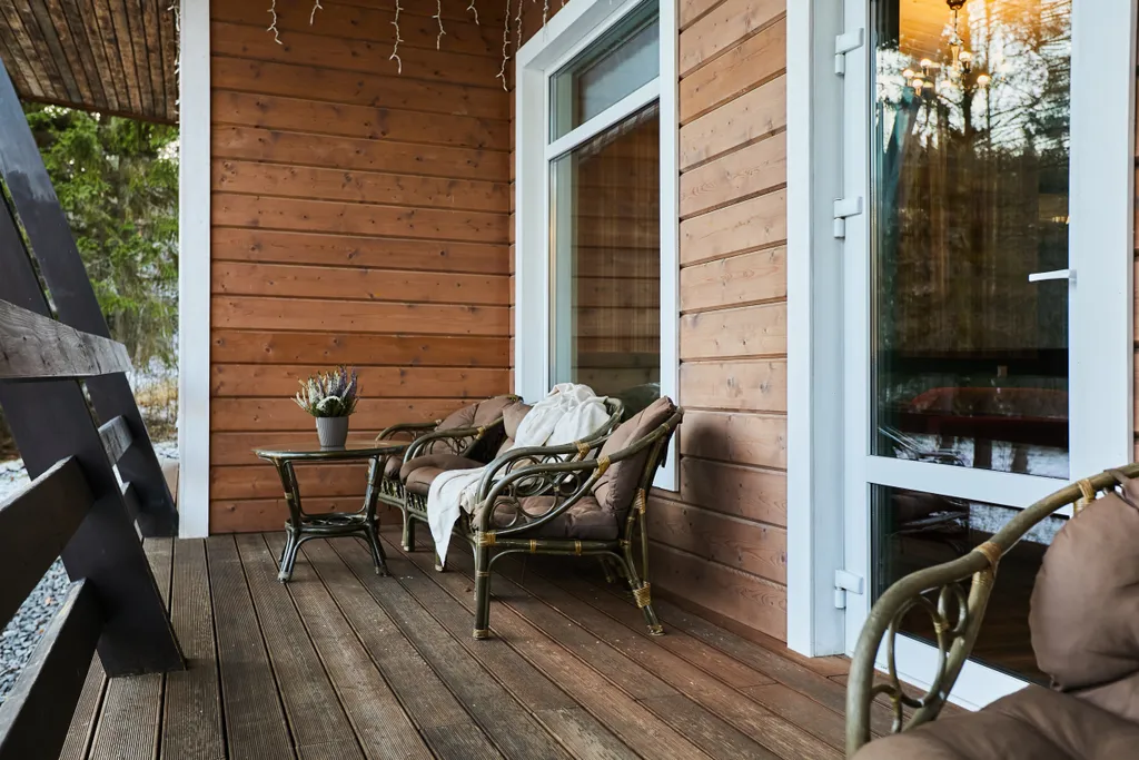 Большой коттедж с 5 спальнями, камином и террасой, Ромашка