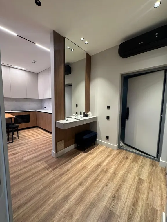 Респектабельный люкс с дизайнерским ремонтом и видом на Москва-сити