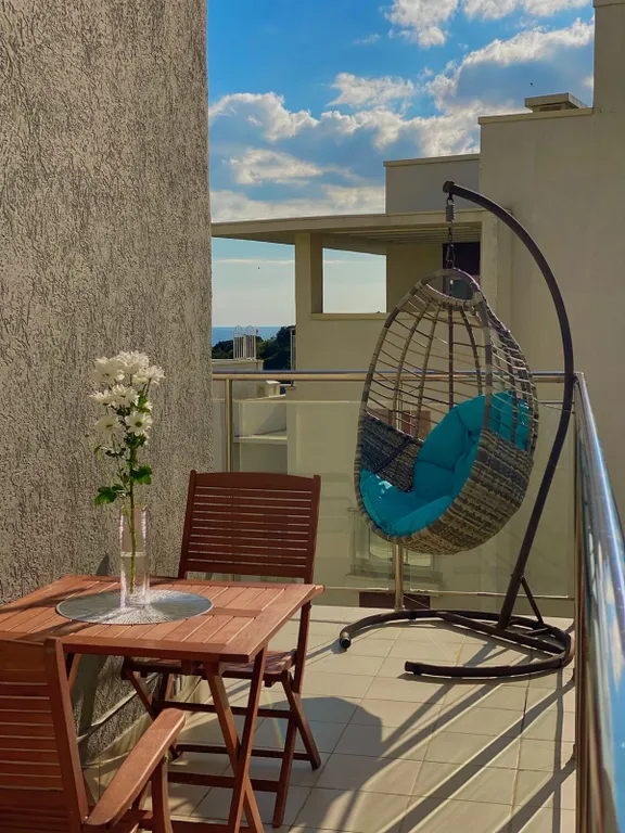 Квартира 2-ком.квартира с балконом и видом на море(кресло-качели подвесное)ЖК А — Варваровка