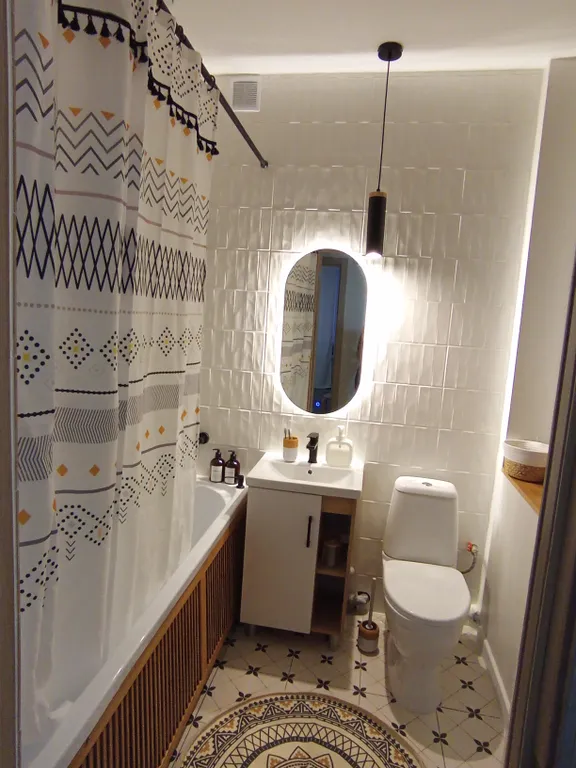 Квартира с видом на железнодорожный вокзал