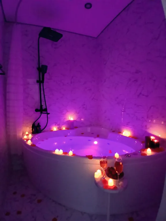 Квартира Квартира City SPA Studio с большой джакузи и тропическим душем в центре Минска — Минск