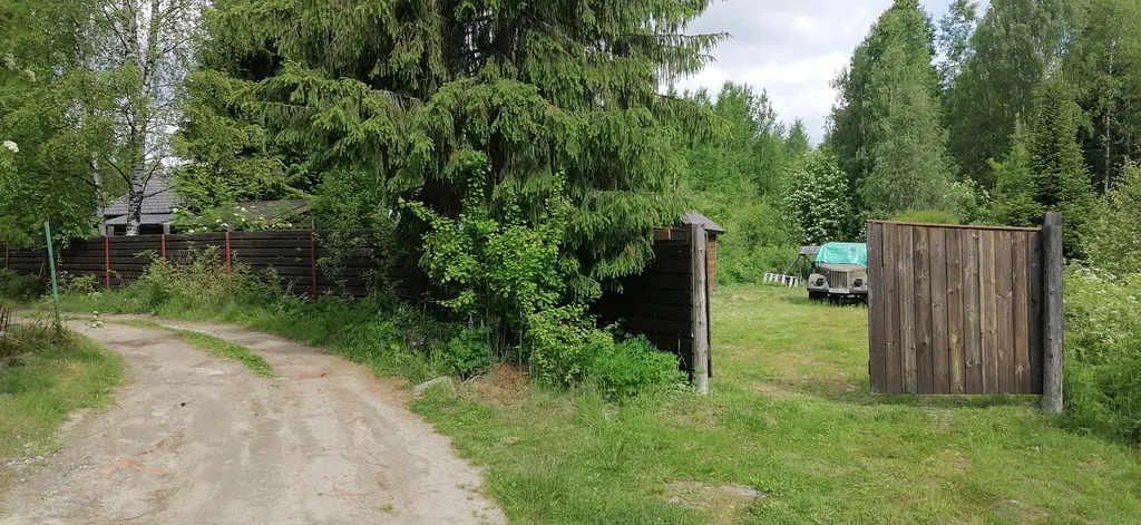 Дом рядом с озером