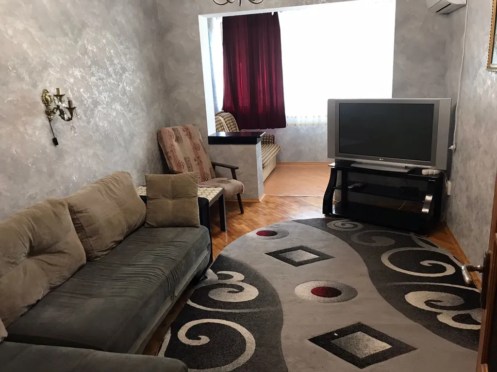 Уютная двухкомнатная квартира в центре города со всеми удобствами — аренда посуточно в Пицунда