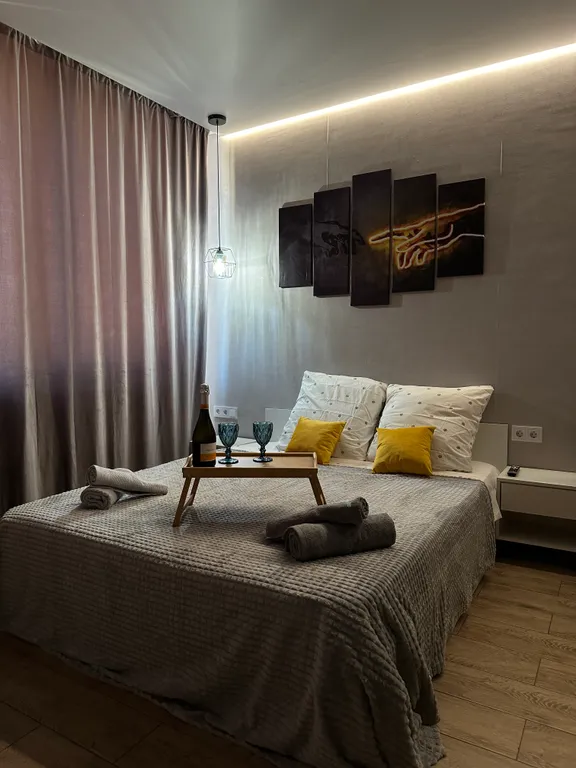 Студия с дизайнерским ремонтом